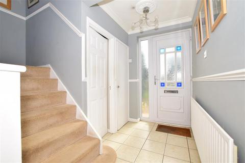 27 Eagle Close, Larkfield, Aylesford, ME20 6QF