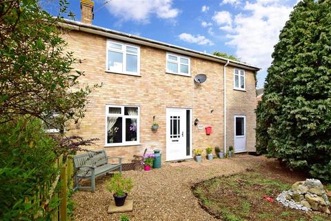 27 Eagle Close, Larkfield, Aylesford, ME20 6QF
