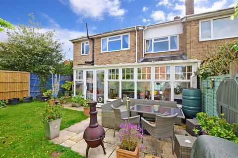 27 Eagle Close, Larkfield, Aylesford, ME20 6QF