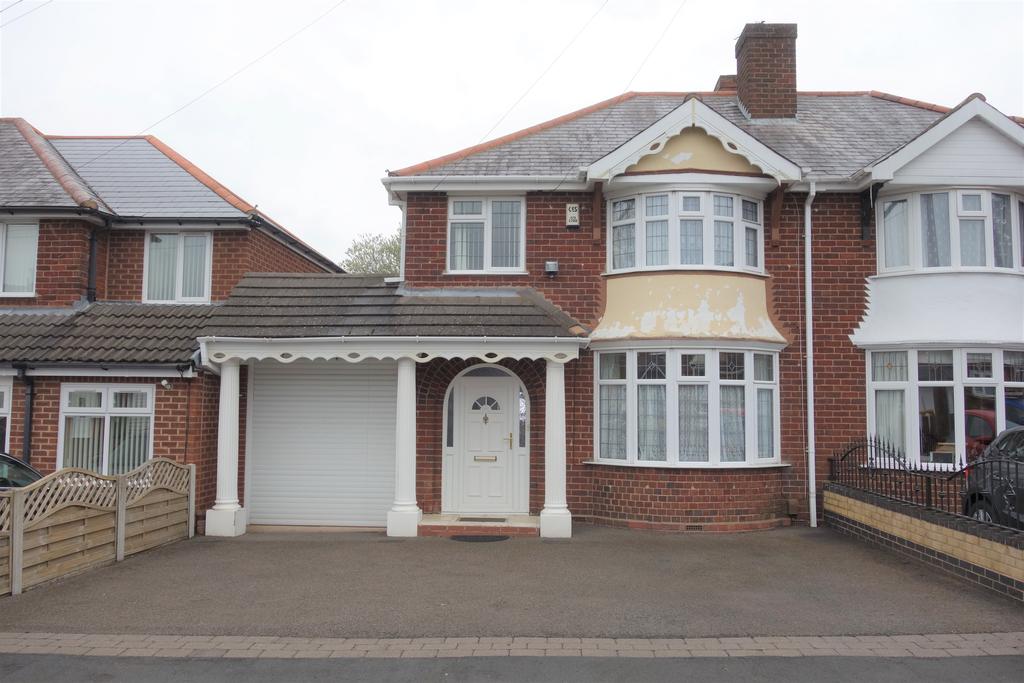 Summerfields Avenue, Halesowen B62 3 bed semidetached house £875 pcm