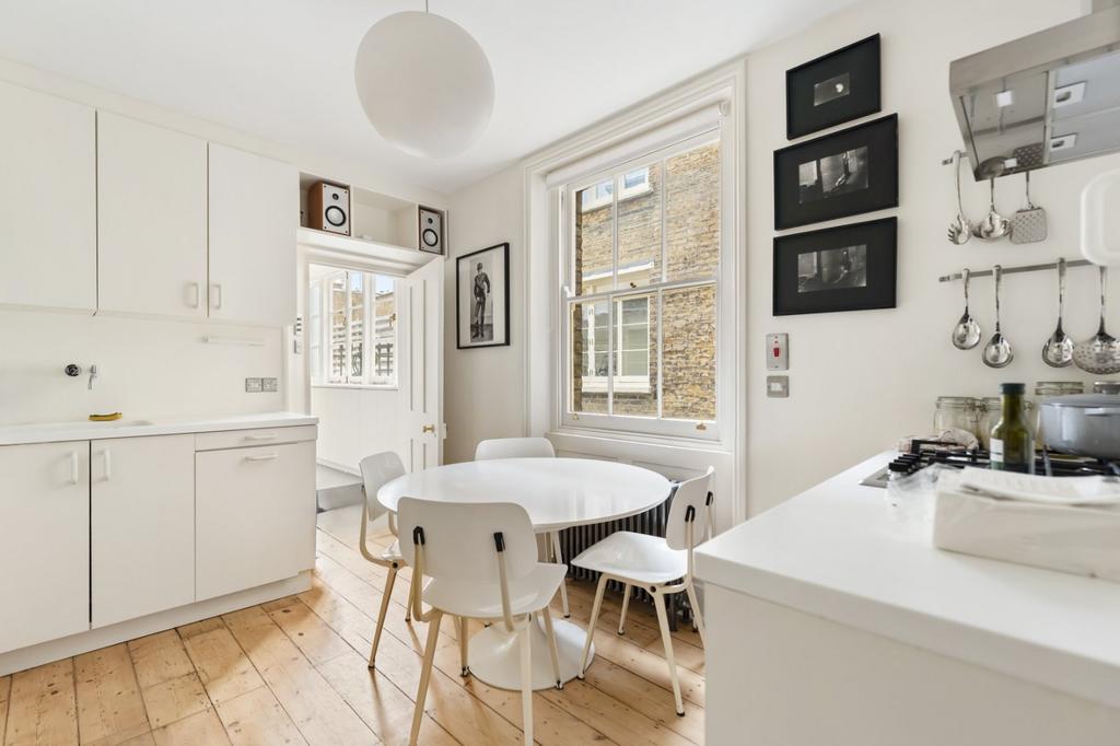 Apartment in London - View 3