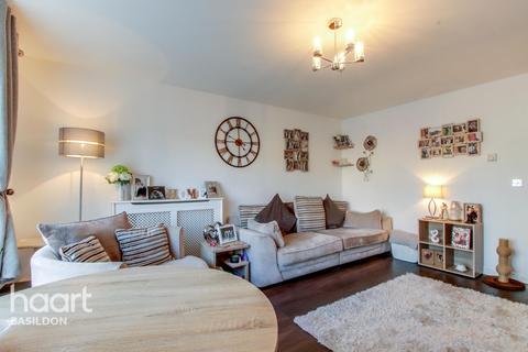7 Osier Drive, Basildon, SS15 4HP