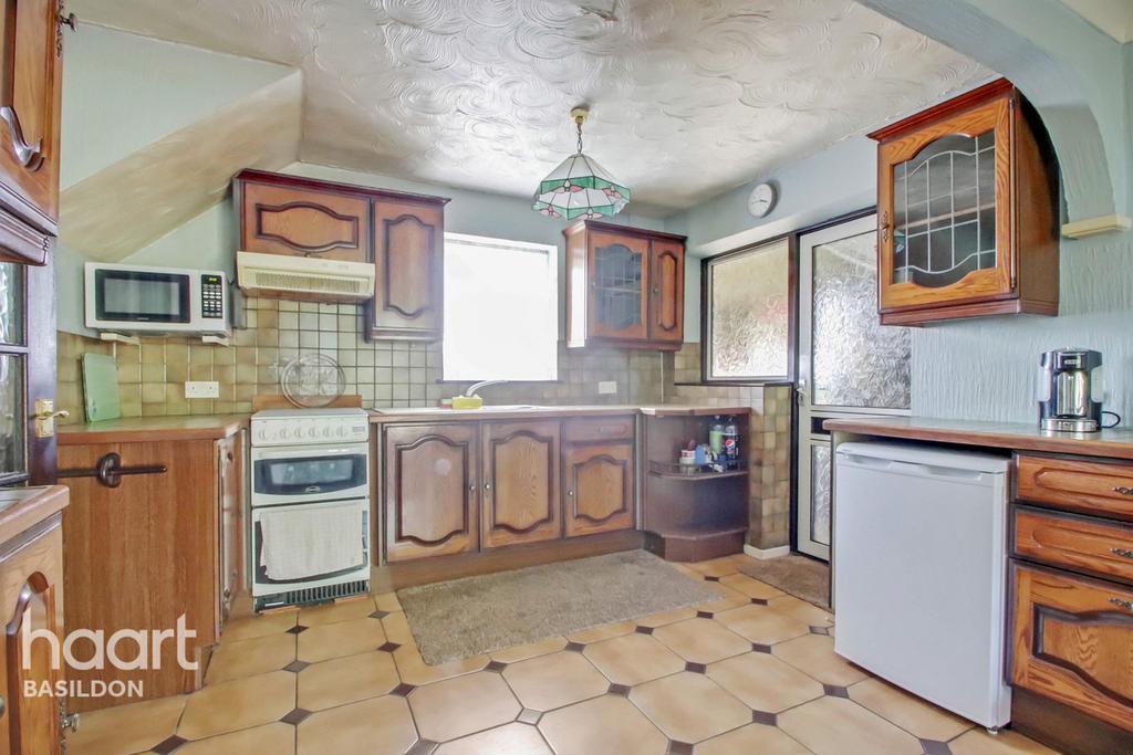 Rantree Fold, Basildon 3 bed semidetached house £335,000