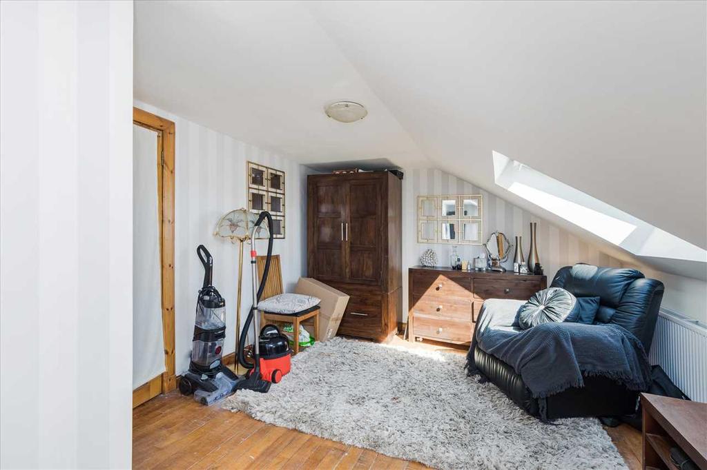 Bedroom Three (2)