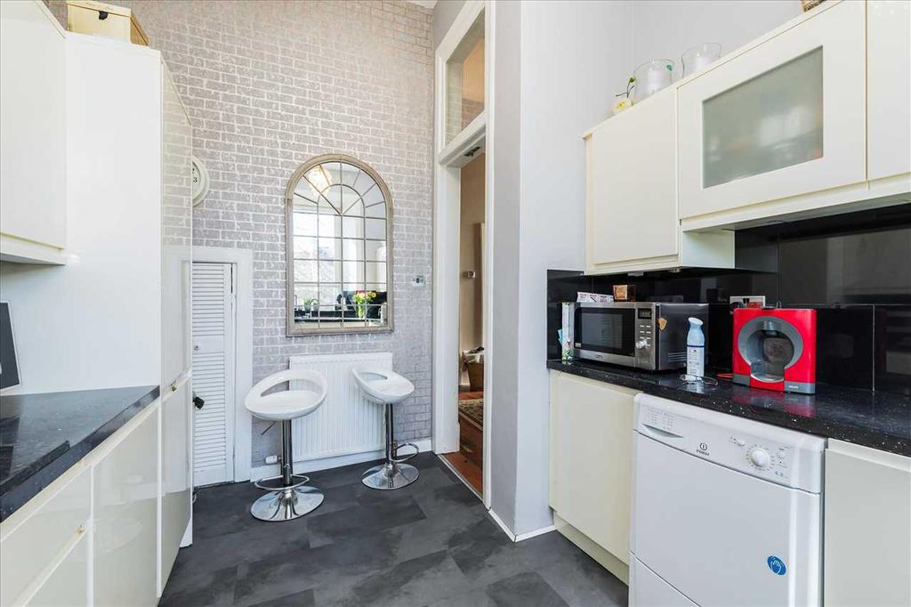 Breakfasting Kitchen