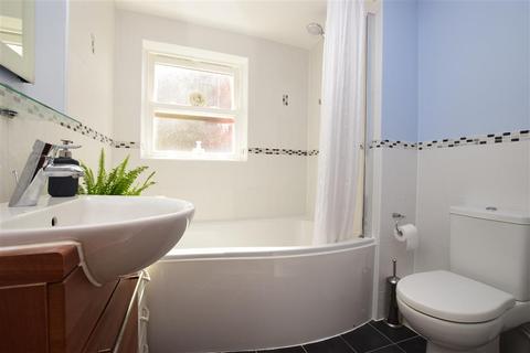 3 Pilgrim Mews, Reigate, RH2 8AH