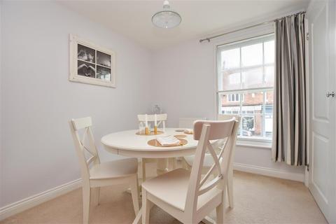 3 Pilgrim Mews, Reigate, RH2 8AH