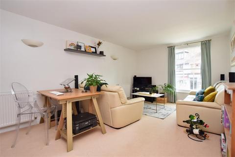3 Pilgrim Mews, Reigate, RH2 8AH