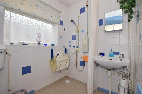 86 Brockman Crescent, Dymchurch, Romney Marsh, TN29 0UA