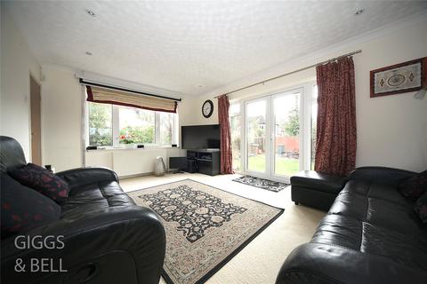 26 Bradgers Hill Road, Luton, LU2 7EL