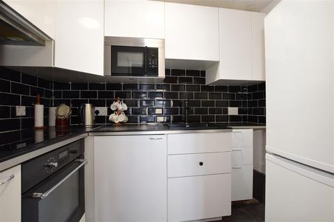 1 bedroom flat for sale - Belmont Road, Leatherhead, Surrey