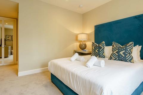 2 bedroom flat to rent, Circus Apartments E14