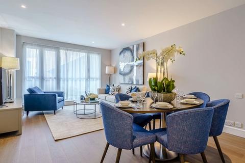 2 bedroom flat to rent, Circus Apartments E14