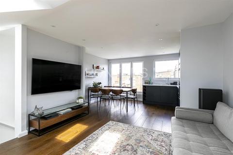 69c Gascony Avenue, London, NW6 4ND