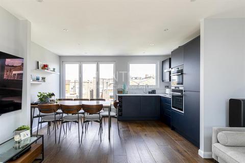 69c Gascony Avenue, London, NW6 4ND