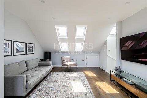 69c Gascony Avenue, London, NW6 4ND