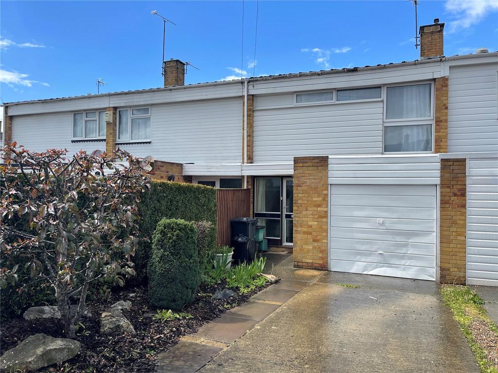 Insley Gardens, Hucclecote, Gloucester, GL3 3 bed terraced house £220,000