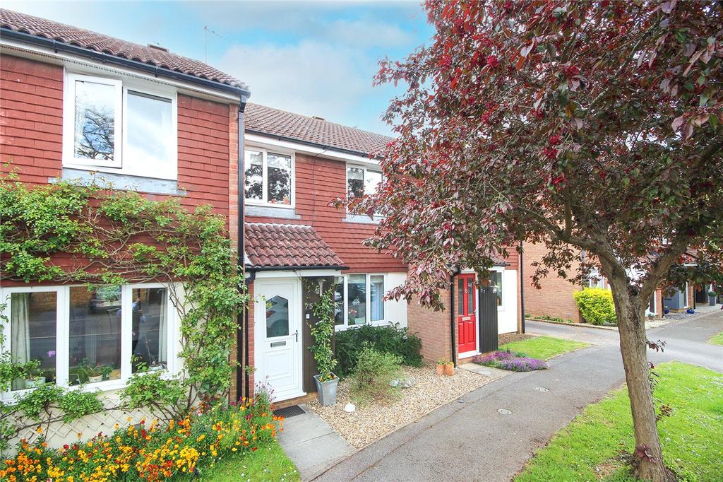 Wellington Drive, Welwyn Garden City 3 bed terraced house £350,000