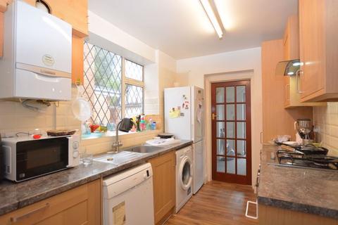 3 bedroom semi-detached house to rent, Ainsdale Crescent, Pinner