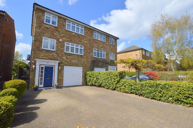 The Avenue, Hatch End 4 bed semidetached house £699,950