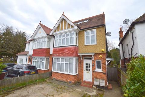 3 bedroom apartment to rent, Marsh Road, Pinner