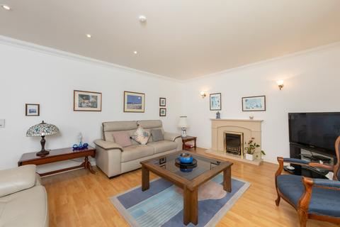 32 Maple Place, Blairgowrie, PH10 6UX