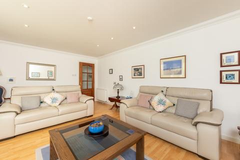 32 Maple Place, Blairgowrie, PH10 6UX