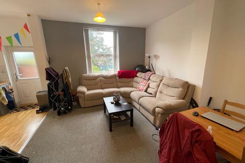 3 bedroom apartment to rent, Cardigan Road, Leeds, West Yorkshire, LS6