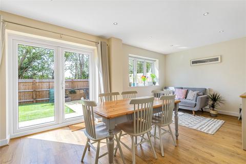 1 Cameron Crescent, Bedford, MK40 4TH