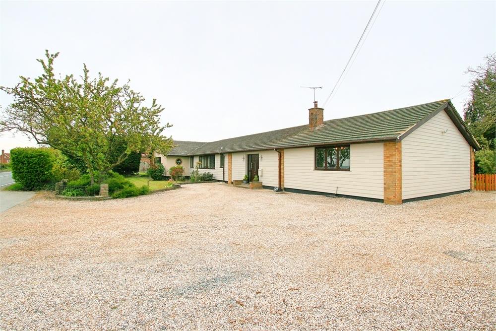 Burnham Road, Latchingdon, CHELMSFORD, Essex 5 bed detached bungalow