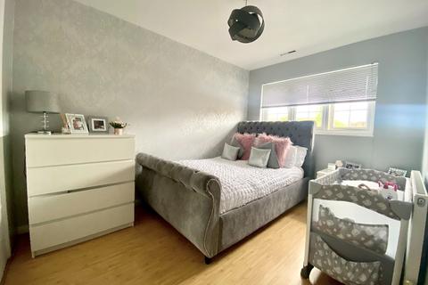 37 Juniper Way, Romford, RM3 0XQ