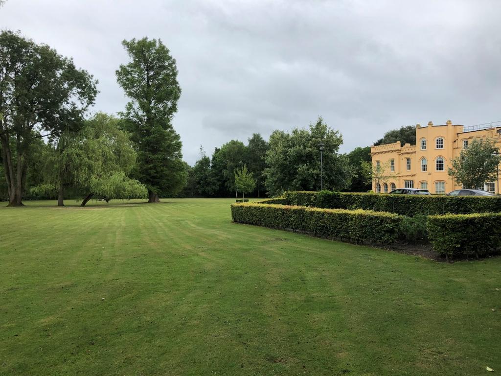 Chalfont Park, Chalfont St. Peter, Gerrards Cross, Buckinghamshire 2