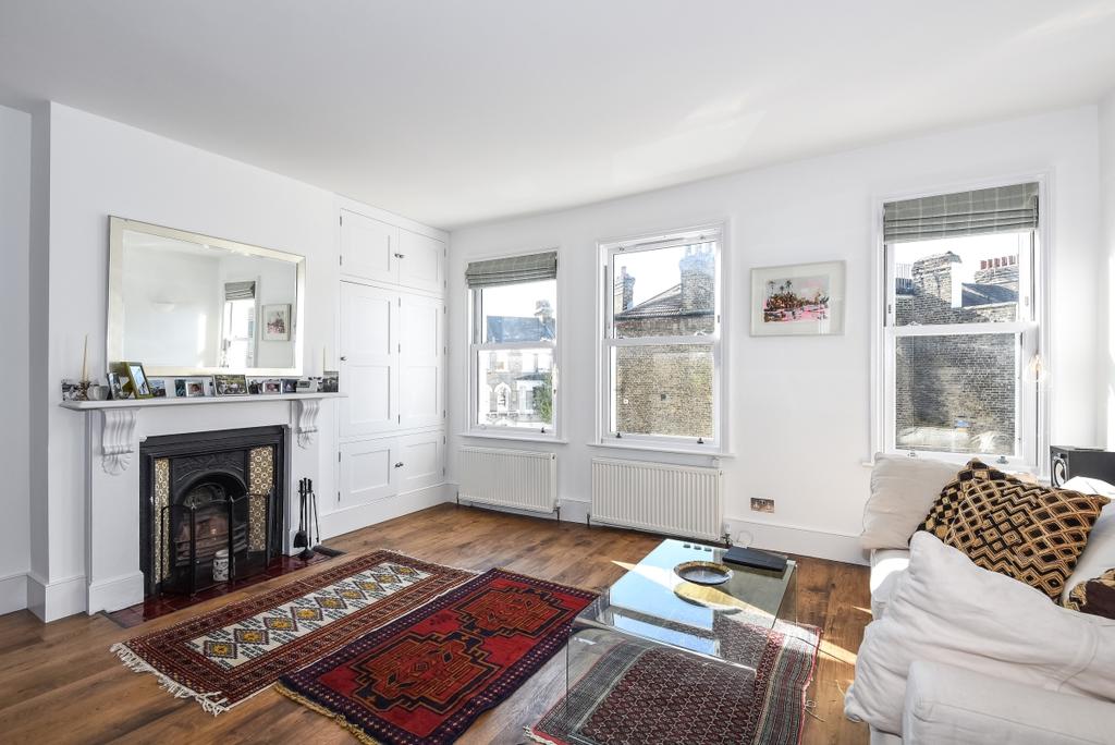 Strathblaine Road Battersea SW11 2 bed apartment £2,250 pcm (£519 pw)