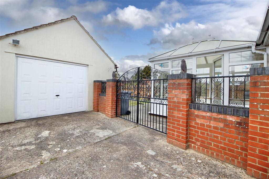 Detached Garage