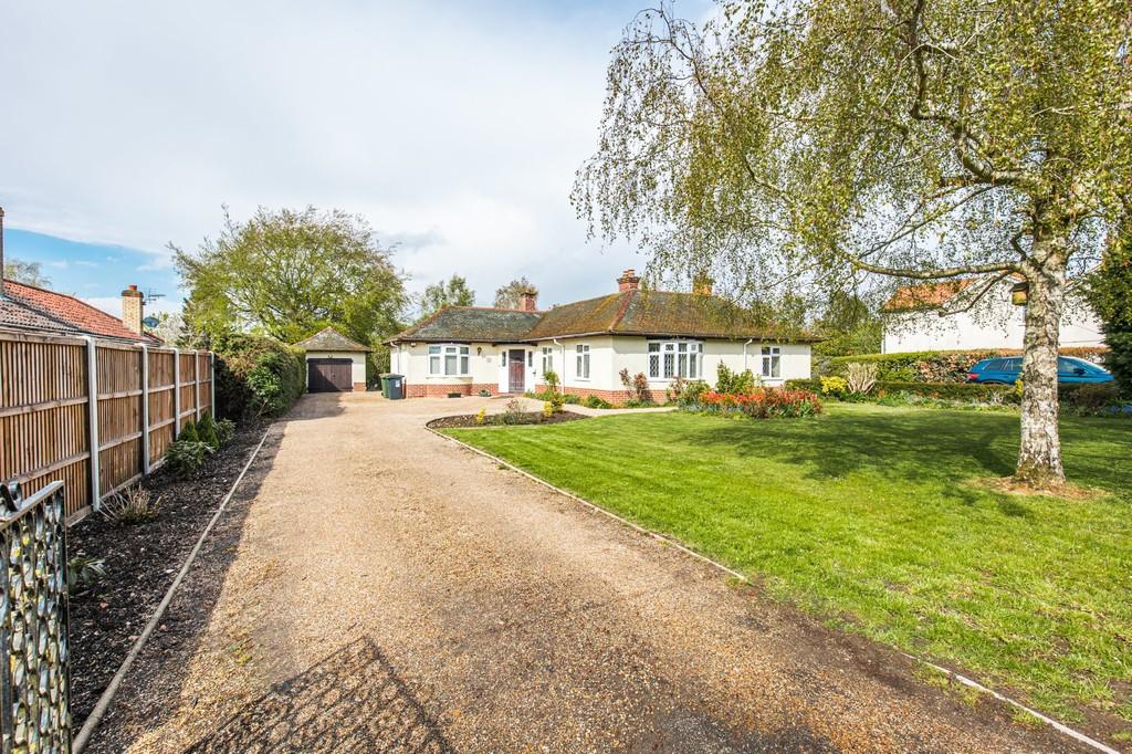 Mattishall, Dereham 3 bed detached bungalow £475,000
