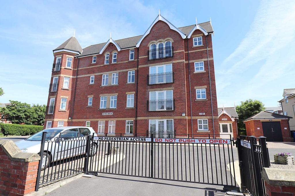Dunes House, Fairhaven Road, St Annes 2 bed apartment £174,950
