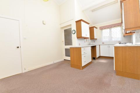 21 Ashdown Walk, New Milton, BH25 6TX