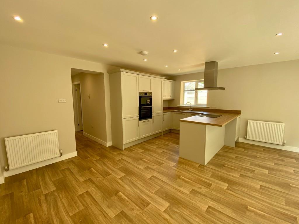 West End, Boston Spa, LS23 3 bed semidetached bungalow £269,950