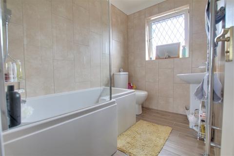 2 bedroom terraced house to rent, Furrowfields Road, Chatteris