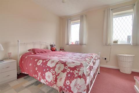 2 bedroom terraced house to rent, Furrowfields Road, Chatteris
