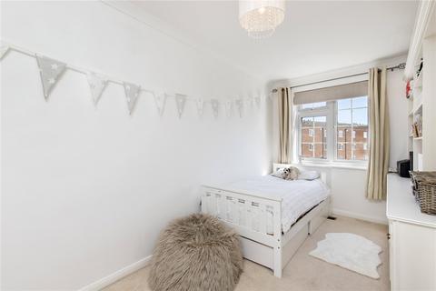 21 Topiary Square, Richmond, TW9 2DB