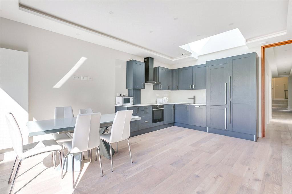 Kitchen / Reception