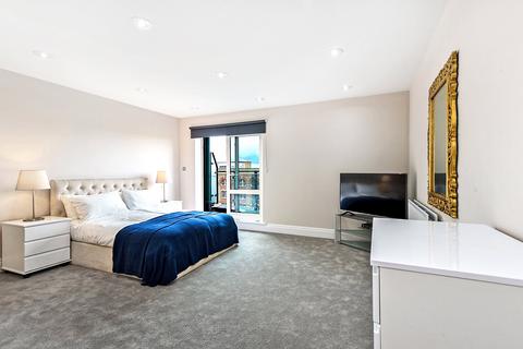 3 bedroom flat to rent, Warren House, Beckford Close, Warwick Road, London