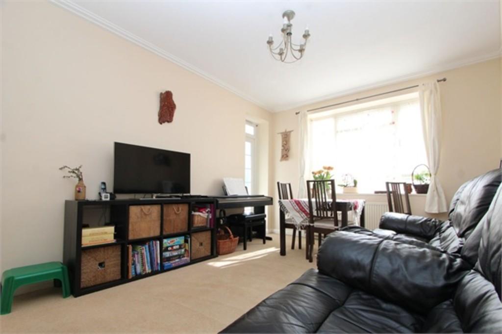 Summerland Gardens, Muswell Hill 1 bed ground floor flat £1,200 pcm