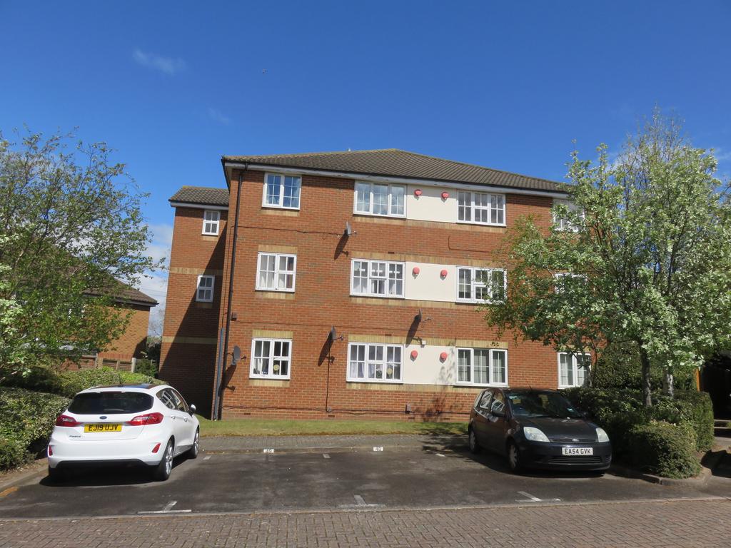 Dudley Close, Chafford Hundred RM16 1 bed apartment £170,000