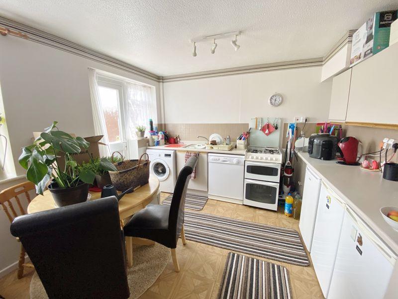 Ambleside, Botley, SO30 2NT 2 bed terraced house £225,000