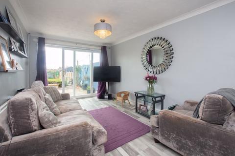 11 Roman Way, St Margarets At Cliffe, Dover, CT15 6AH