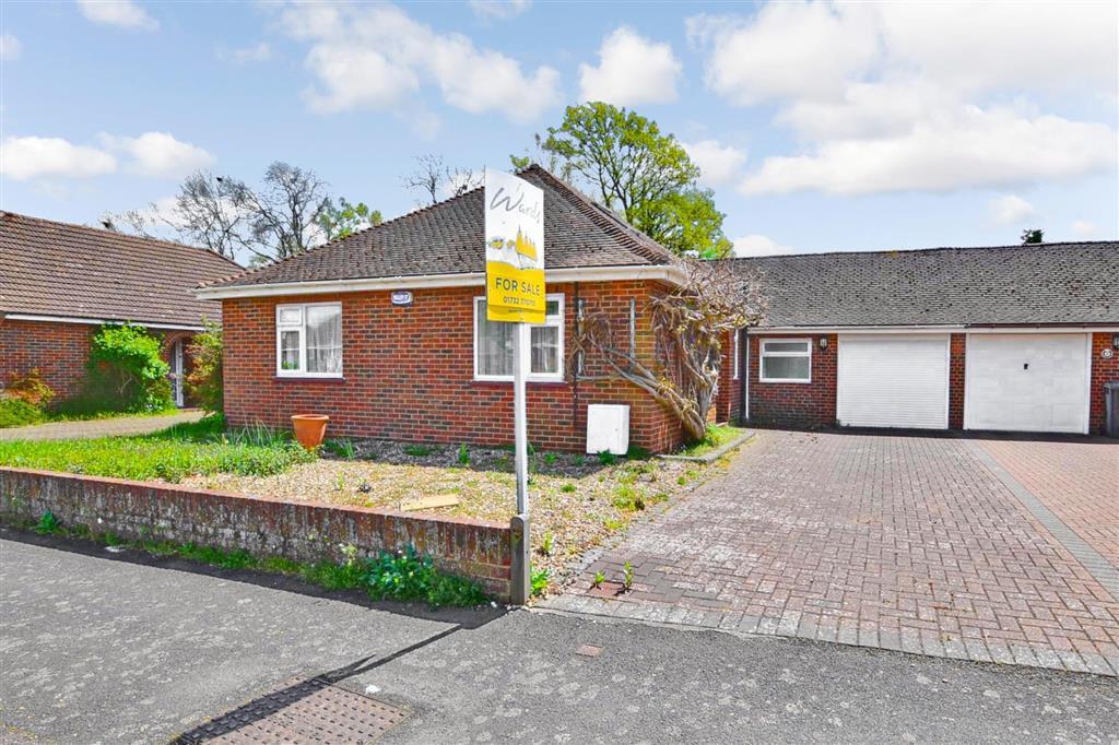 Brookmead, Hildenborough, Tonbridge... 3 bed detached bungalow £475,000