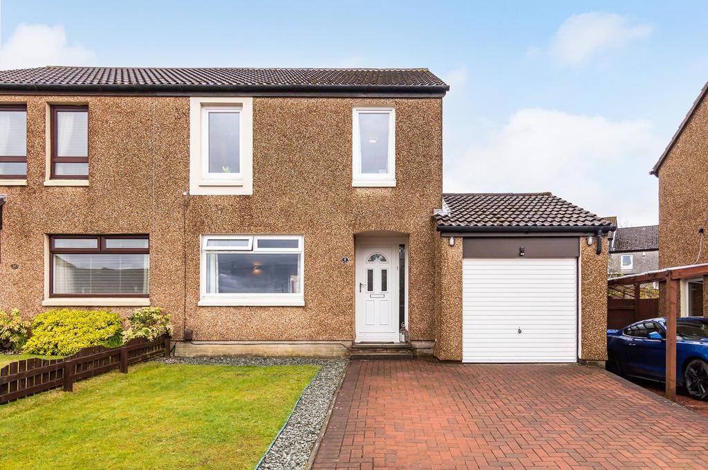 Castle Crescent, East Calder, Livingston, EH53 3 bed semidetached