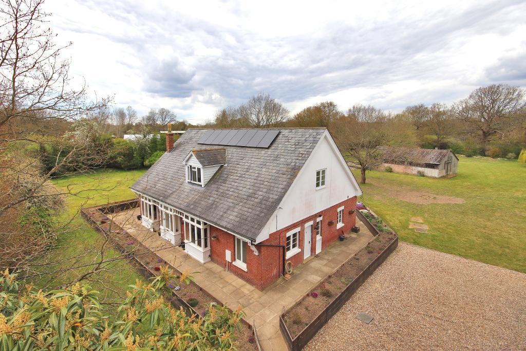 Clapper Lane, Staplehurst, Kent, TN12 0JT 4 bed detached house £845,000
